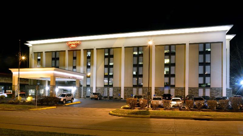 Hampton Inn Charleston Downtown - photo 3