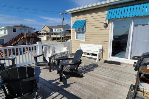 Oceanfront Townhouse steps to the Beach — 4-Star Luxury Hotel in Atlantic Beach, United States