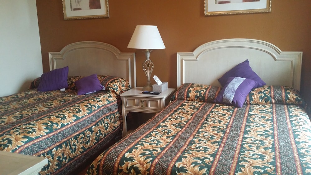 El Capitan Hotel - photo 16