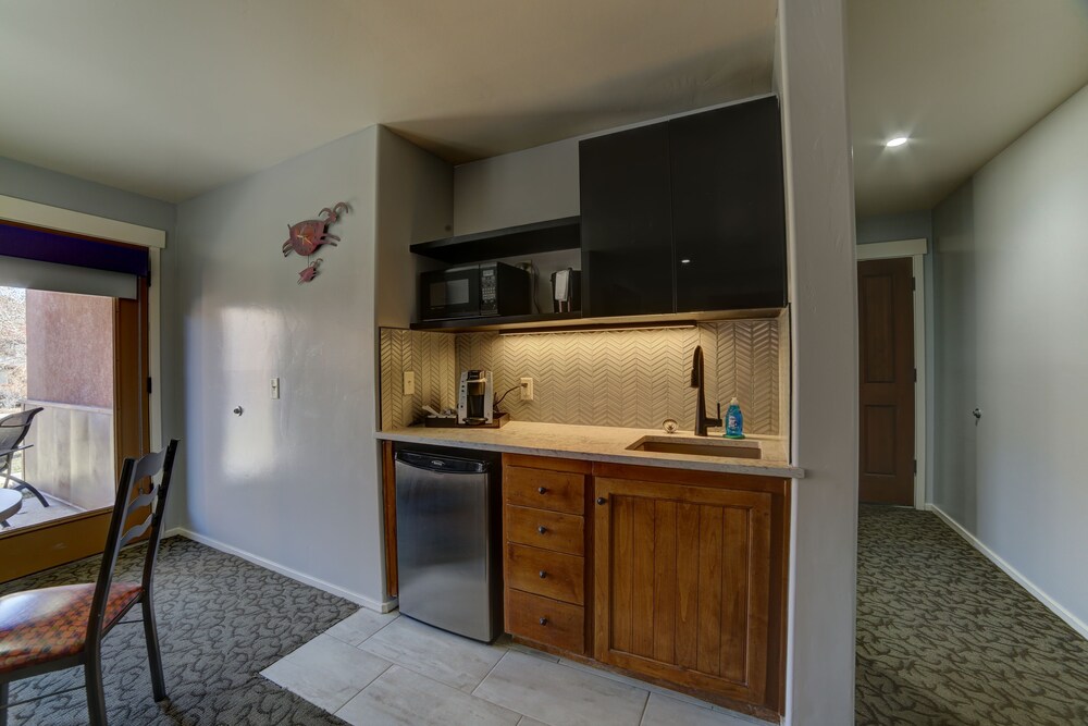 The Gonzo Inn - photo 23