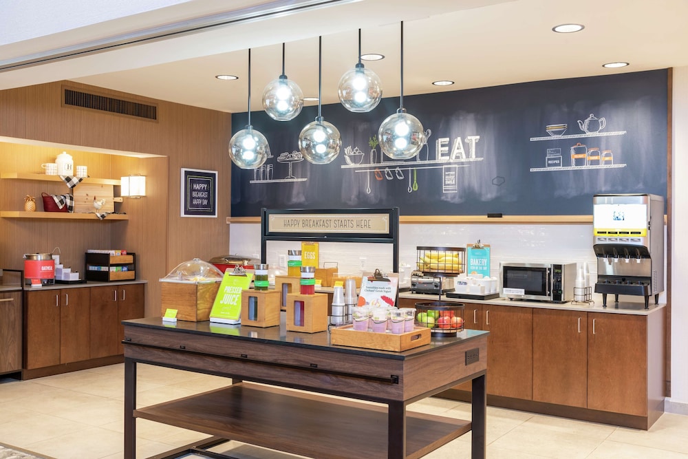 Hampton Inn & Suites Marshalltown - photo 43