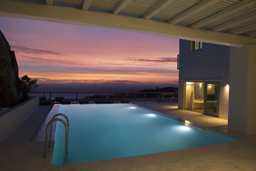 Villa Zeus — 4-Star Luxury Hotel in Mykonos, Greece