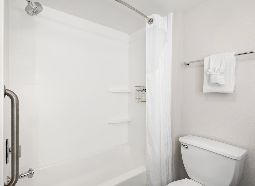 Holiday Inn Express Indianapolis Airport by IHG - photo 37