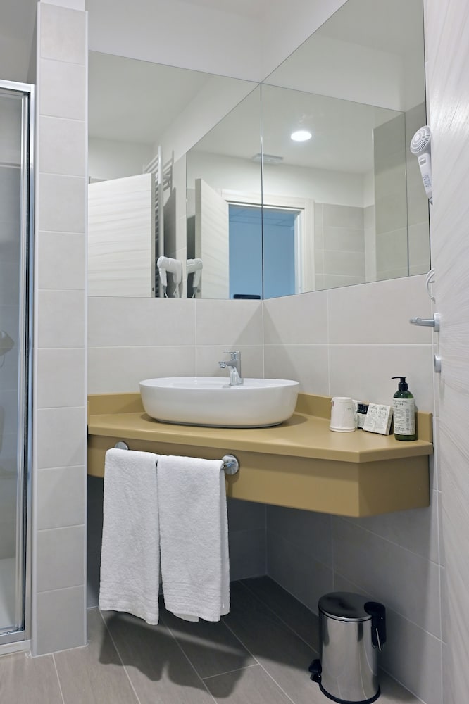 Hotel HE Roma — Riano — photo 5