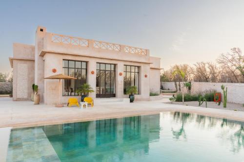 Villa de charme avec piscine chauffée et services — 4-Star Luxury Hotel in Essaouira, Morocco