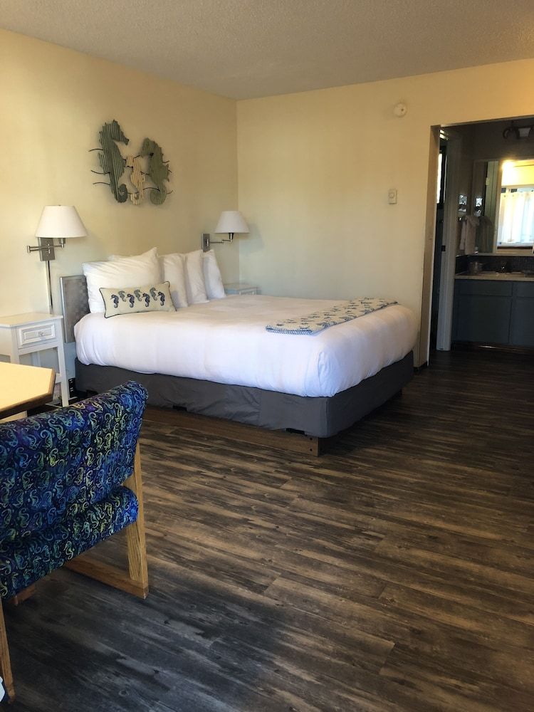 Lamplighter Inn - photo 7