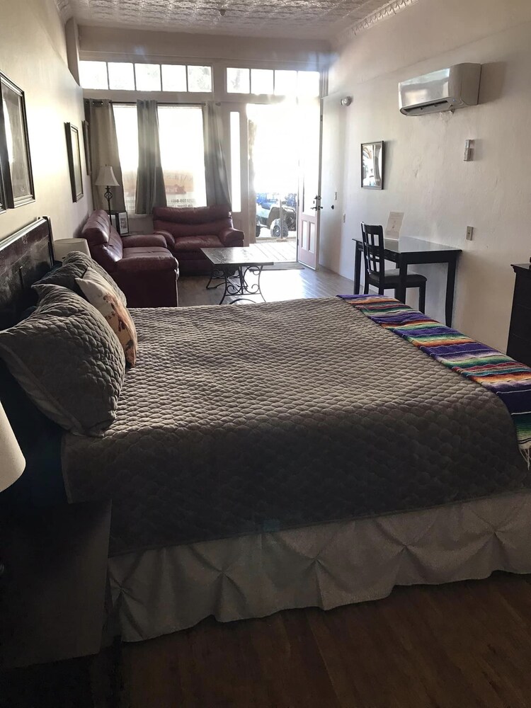 Katie's Cozy Suites - photo 10