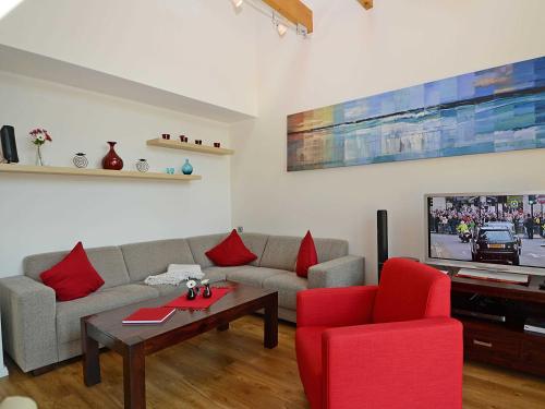 Ferienhaus Luv & Lee Apt. 01 — 4-Star Luxury Hotel in Ostseebad Sellin, Germany