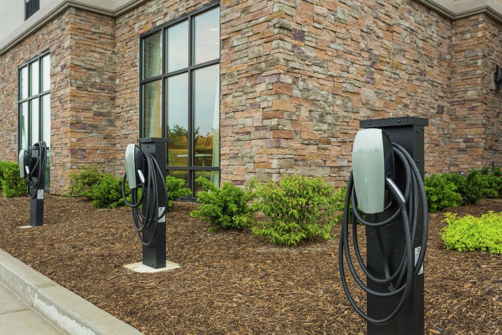 Hampton Inn Cumberland - photo 32