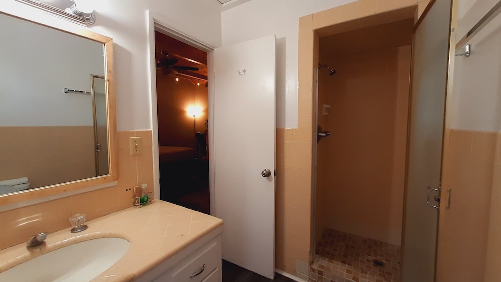 Sherwood Arms Motel - photo 46