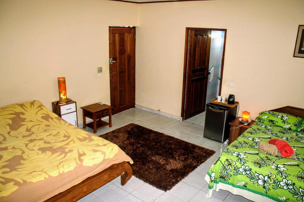 TAHITI Sanny's Place Family Room & Poo — 4-Star Luxury Hotel in Punaauia, French Polynesia