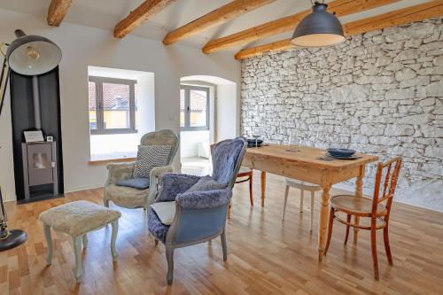 Casa Opicina Elegante Appartamento In Villa Carsica — 4-Star Luxury Hotel in Villa Opicina, Italy