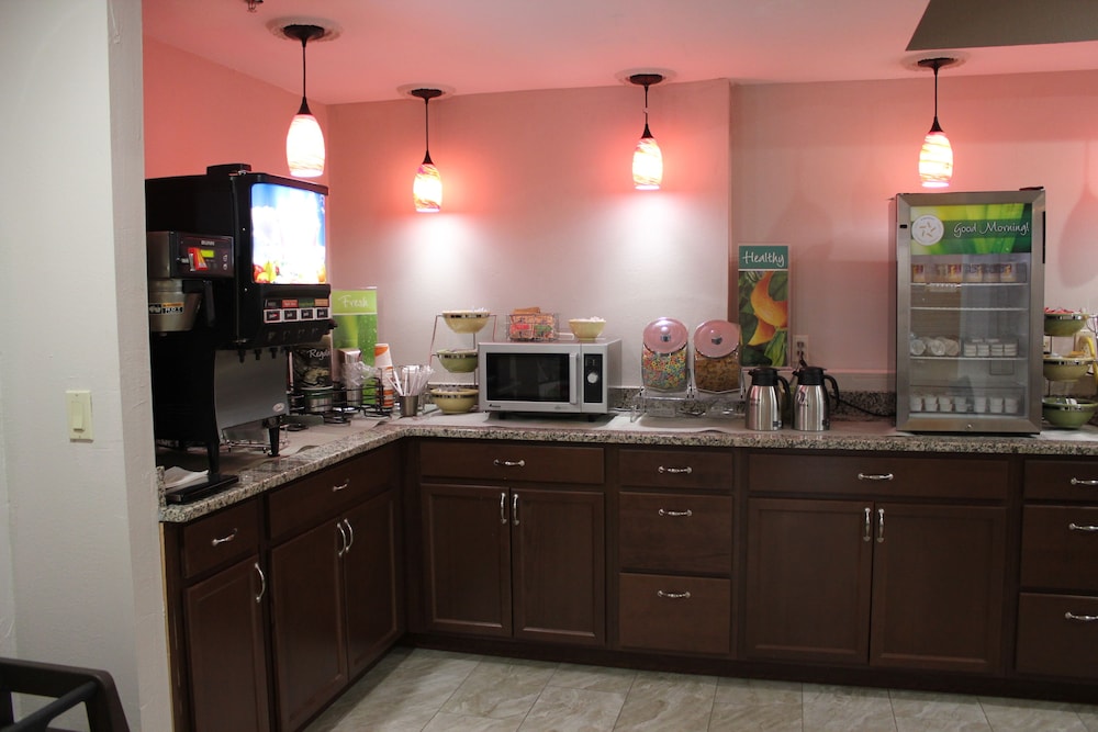 Quality Inn Clinton Knoxville North - photo 22