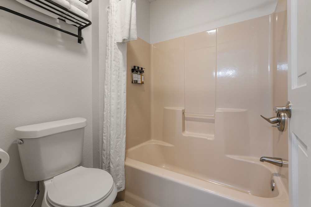 Tremont Lodge & Resort - photo 31