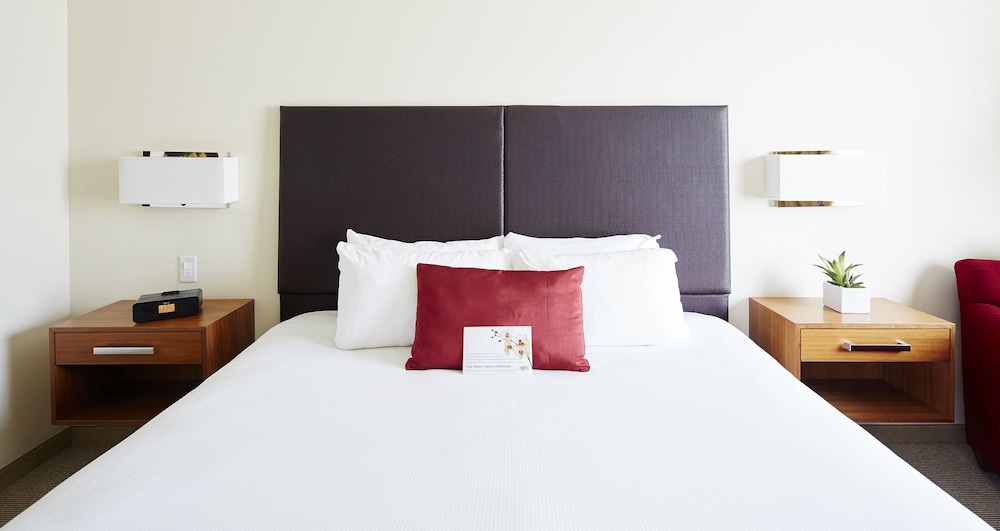 I Hotel And Illinois Conference Center - photo 7