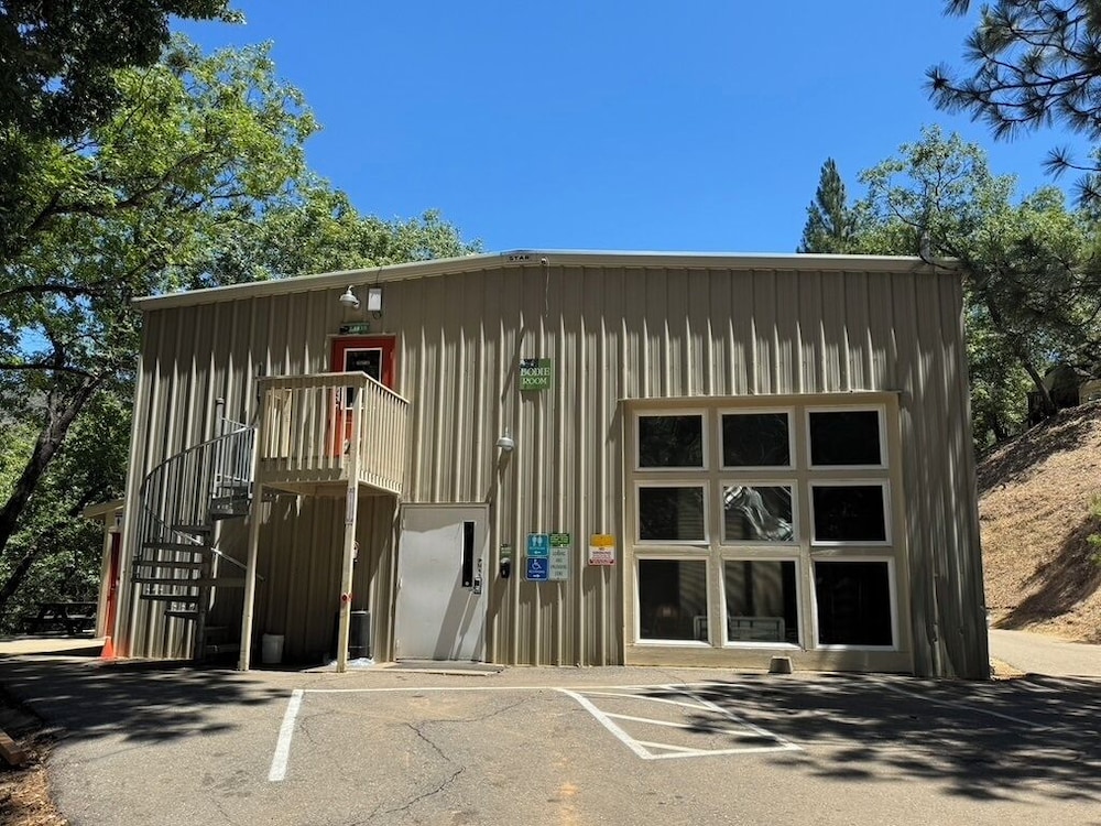 Yosemite Bug Rustic Mountain Resort - photo 133
