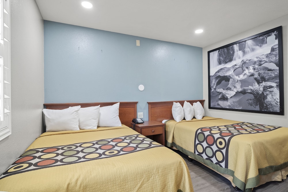 Travelers Inn Medford - photo 7