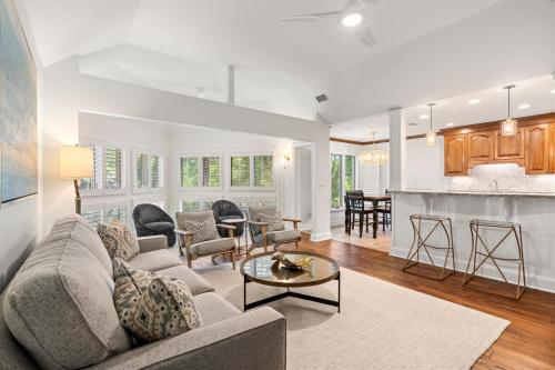 4712 Tennis Club Villa by Akers Ellis Rentals — 4-Star Luxury Hotel in Kiawah Island, United States