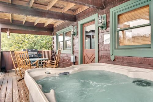 Reflections Hot Tub Pool WIFI 560 FREE tickets each paid day - photo 27
