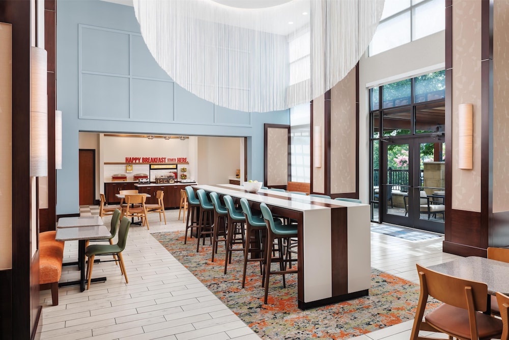 Hampton Inn & Suites Chattanooga Hamilton Place - photo 35