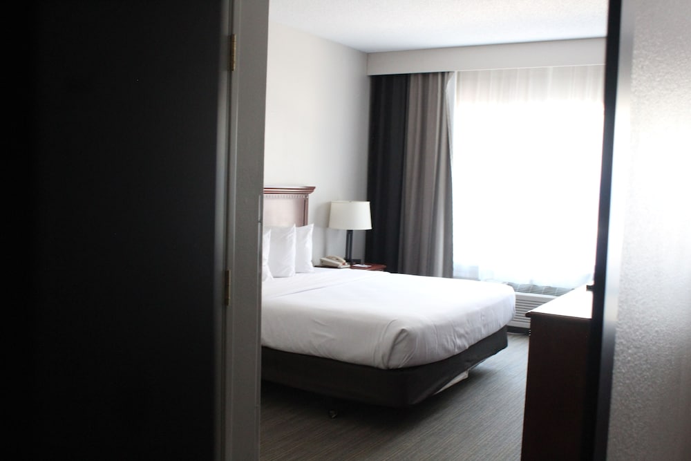 Country Inn & Suites by Radisson Marinette WI - photo 4