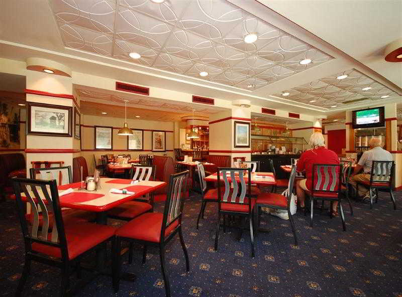 Red Lion Hotel Rosslyn Iwo Jima - photo 7