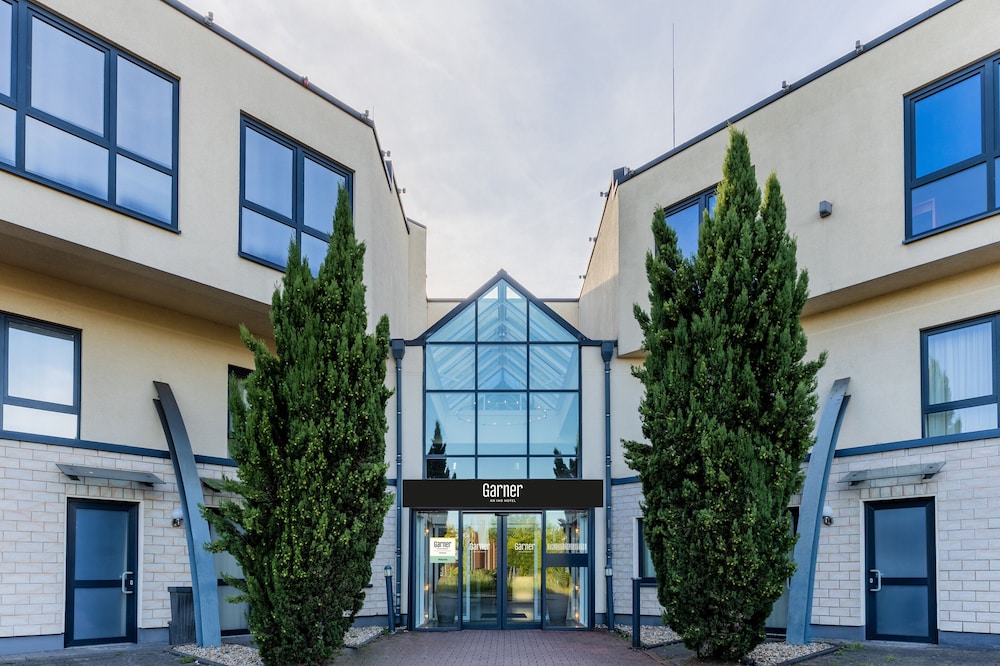 Garner Hotel Oberhausen — 4-Star Luxury Hotel in Oberhausen, Germany