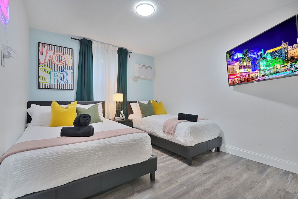 Artful Oasis BBQ Patio Vibes Wynwood — 4-Star Luxury Hotel in Miami, United States