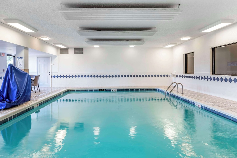 Comfort Inn Charlotte - photo 19