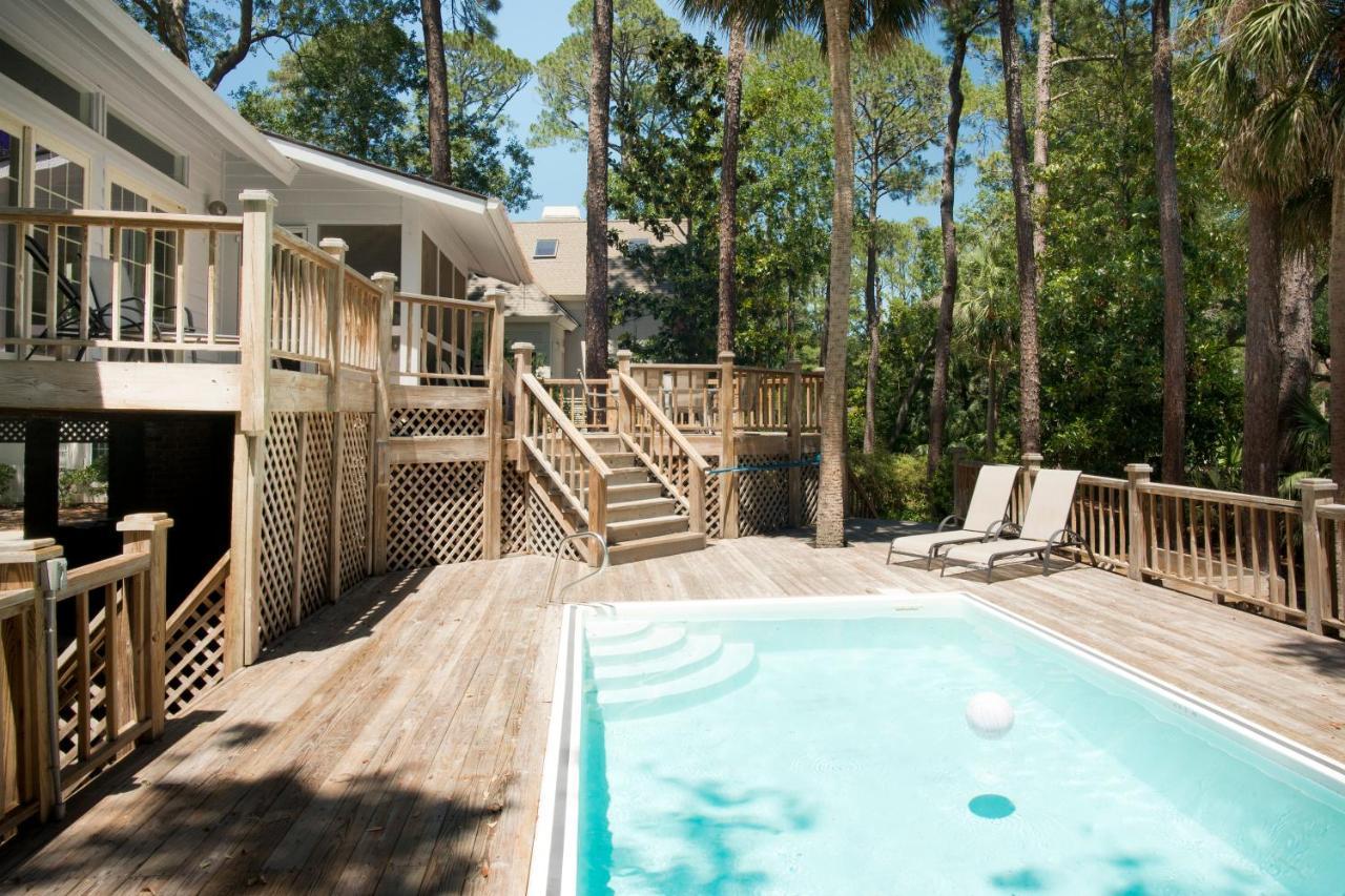 Mooring Buoy — 4-Star Luxury Hotel in Hilton Head Island, United States