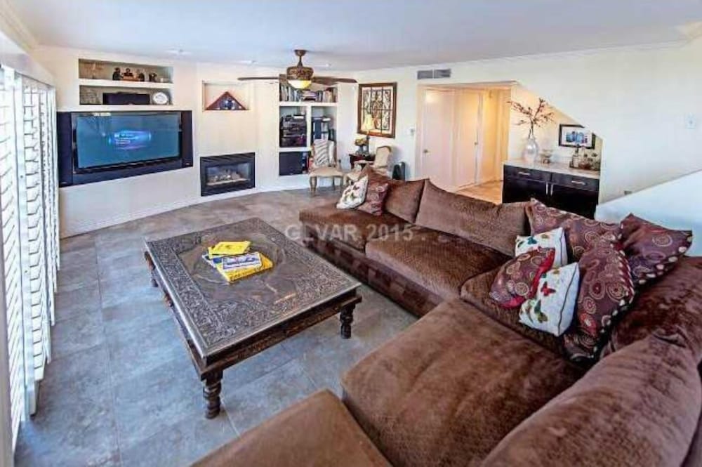 Luxurious 4BR 9m to Las Vegas Strip - photo 10