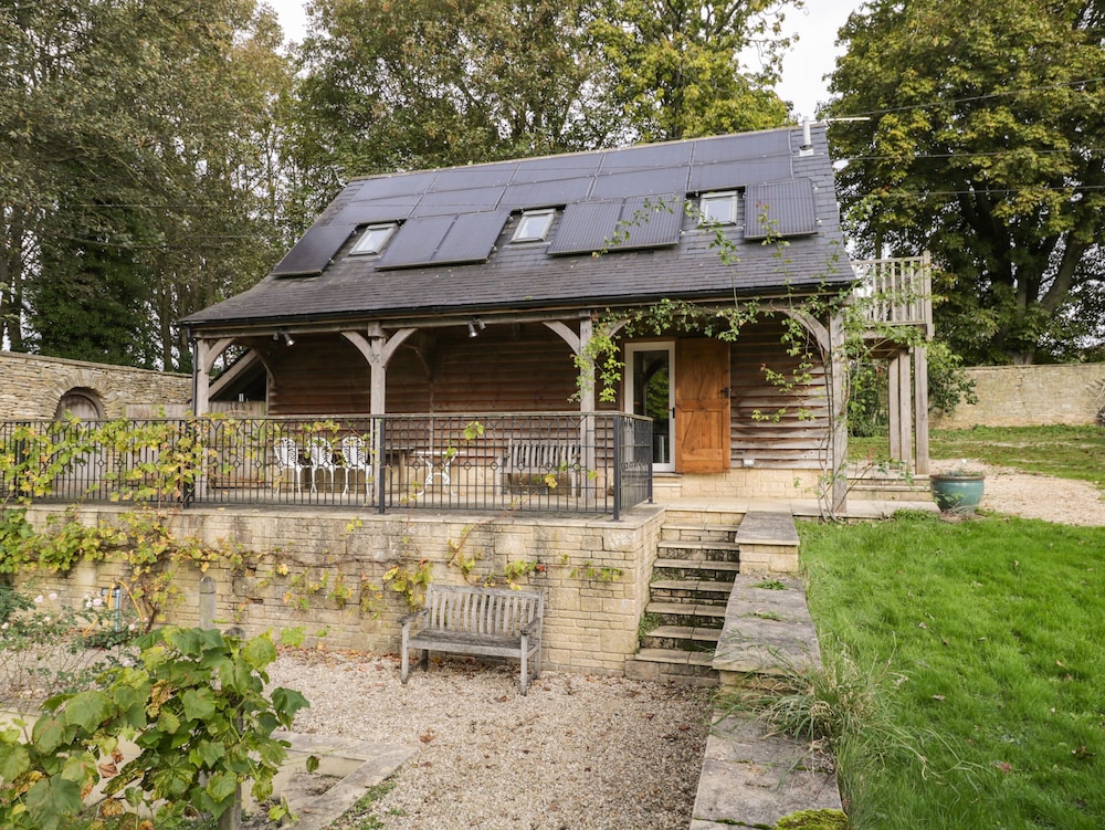 The Barn at Westhall Cottage — 4-Star Luxury Hotel in Burford, United Kingdom