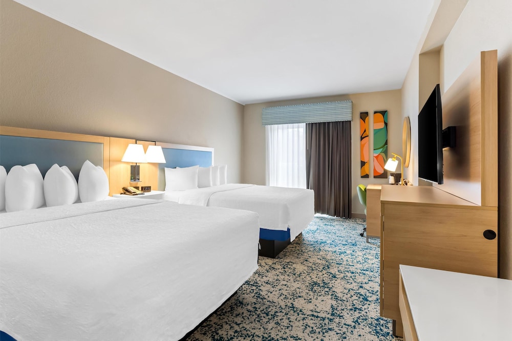Hampton Inn & Suites St. Petersburg Downtown - photo 14