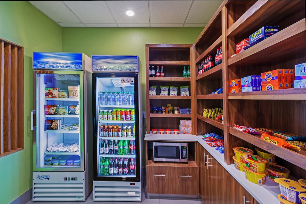 Holiday Inn Express & Suites Perryton by IHG - photo 16