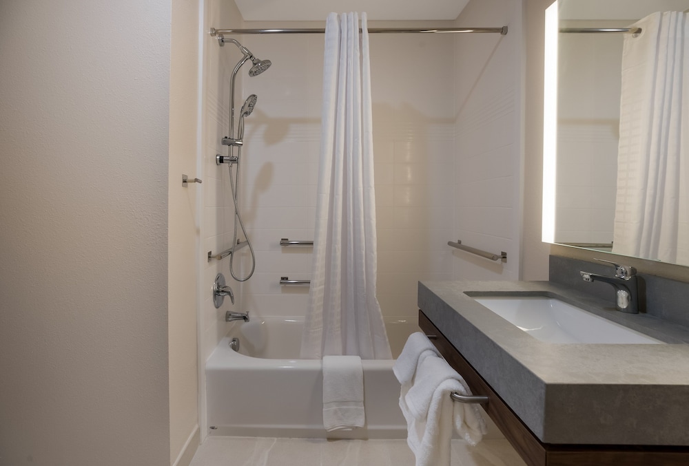 Candlewood Suites Lafayette River Ranch an IHG Hotel - photo 25