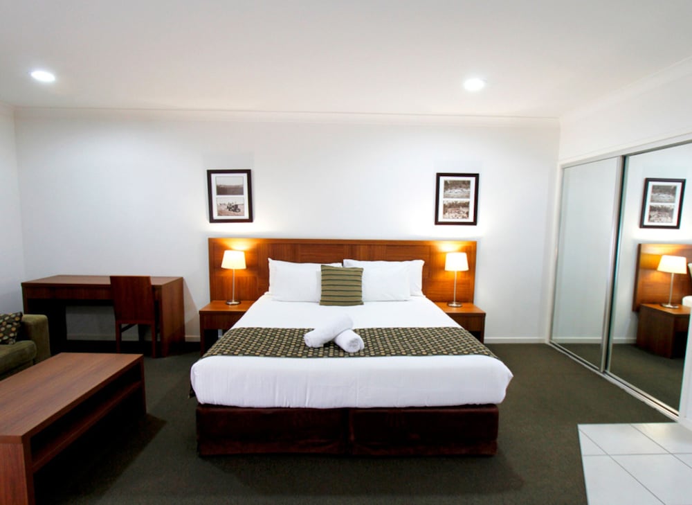 Chinchilla Downtown Motor Inn — 4-Star Luxury Hotel in Chinchilla, Australia