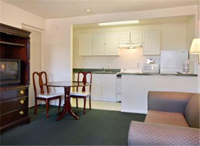 Super 8 By Wyndham El Centro - photo 19
