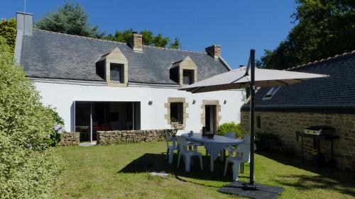Belle Longere En Campagne a Larmor Baden — hotel in Larmor-Baden