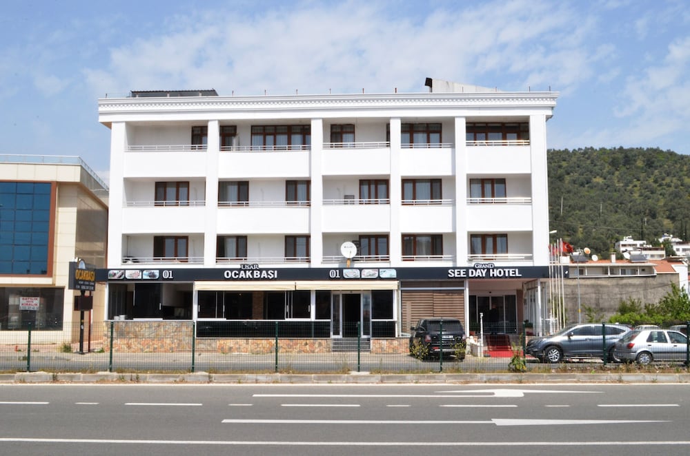 Grand See Day Hotel in Edremit, Turkey