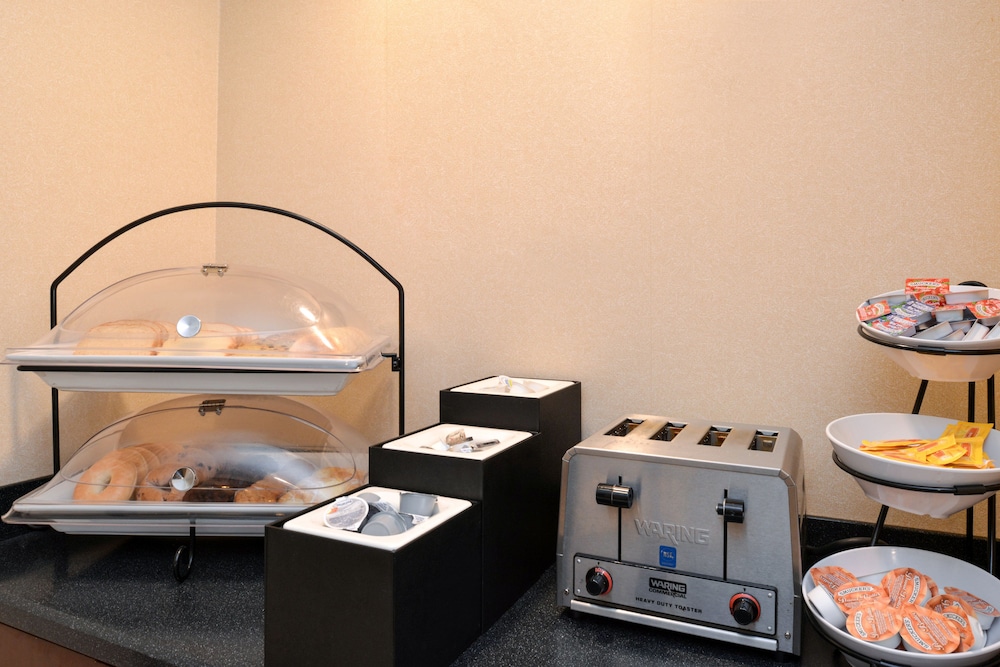 Staybridge Suites Indianapolis Airport by IHG - photo 81