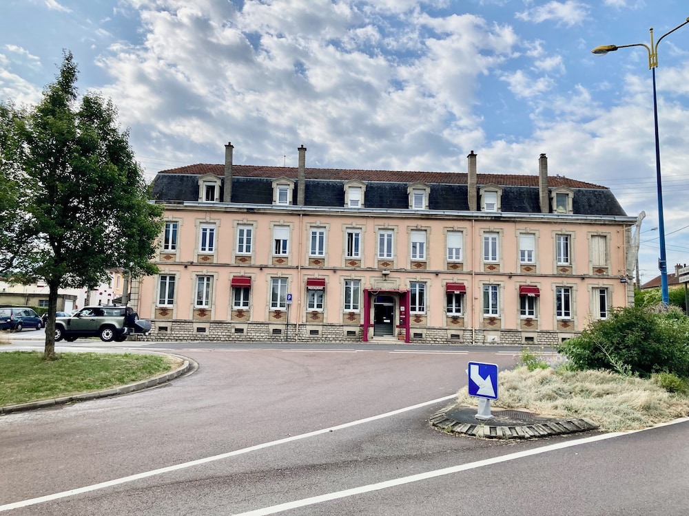 H Tel De Champagne — Saint Dizier