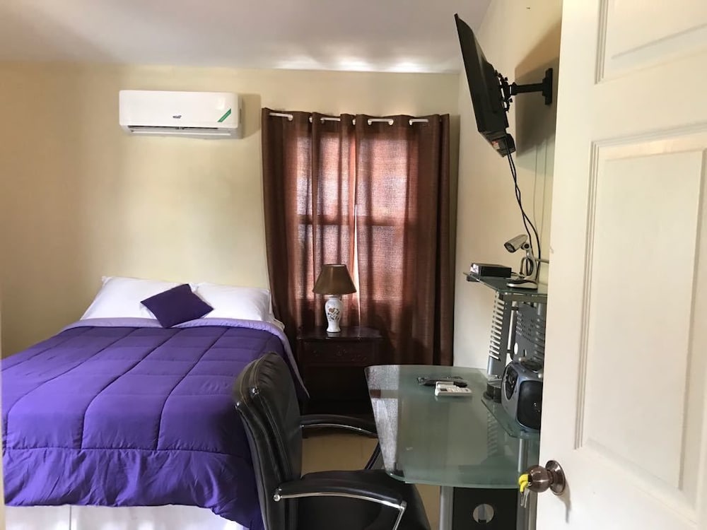 Spanish Town Secured Gated in Spanish Town, Jamaica