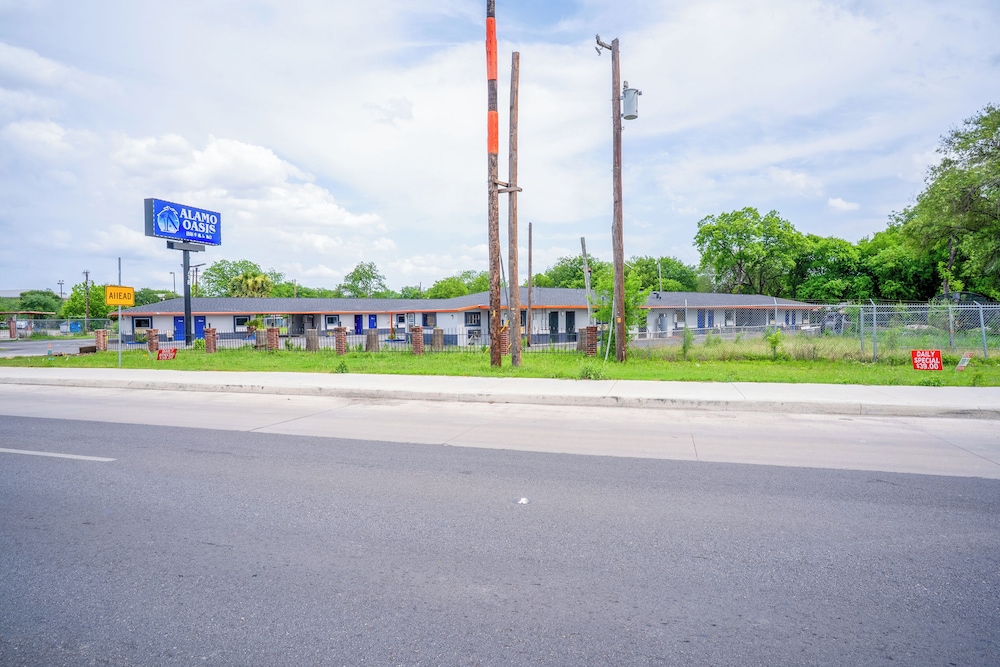Alamo Oasis Inn And Suites By Oyo San Antonio - photo 59