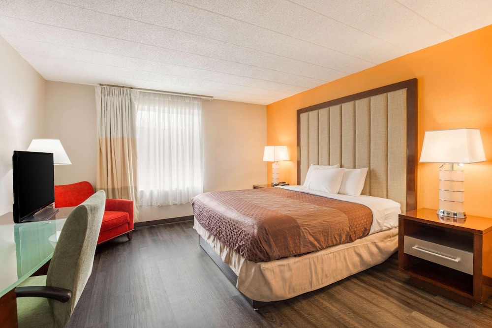 Rodeway Inn & Suites Stroudsburg Poconos - photo 4