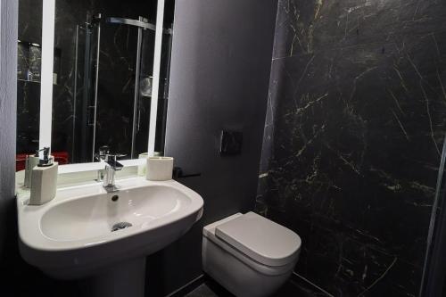 Luxurious 2BR Apartment at King David By Wehost