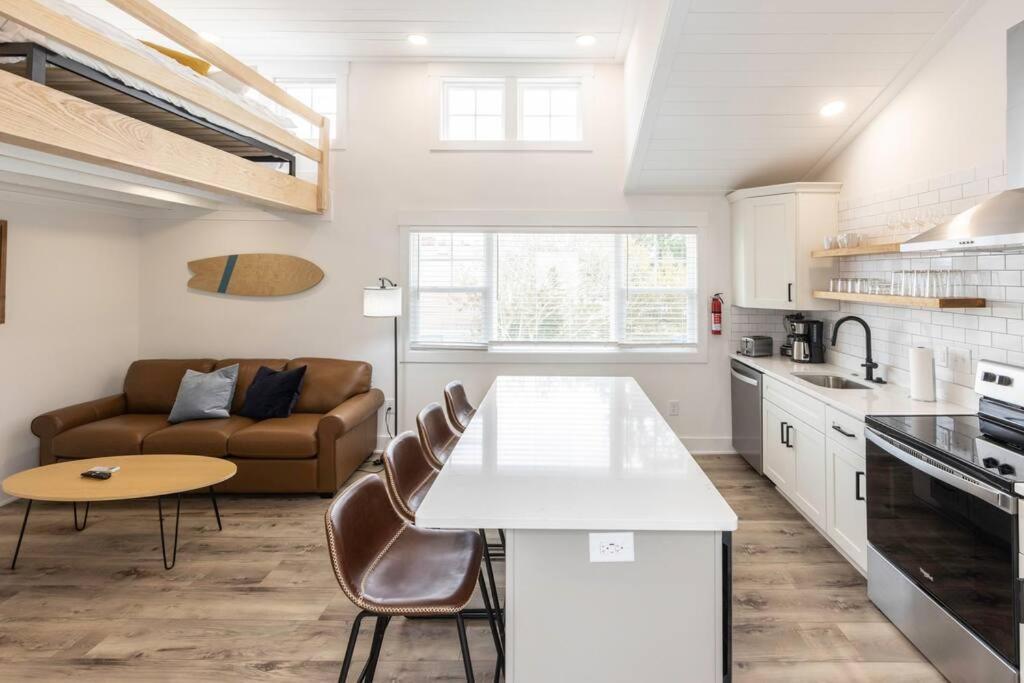 Ocean Lofts in the Vibe #3 5 min walk to beach — 4-Star Luxury Hotel in Virginia Beach, United States