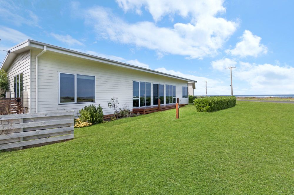 Bees Dacha in Port Fairy, Australia