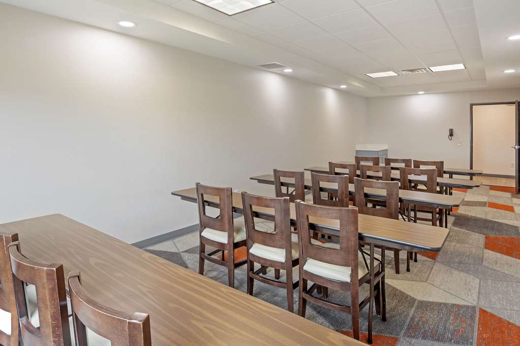 Comfort Suites Bloomsburg - photo 35