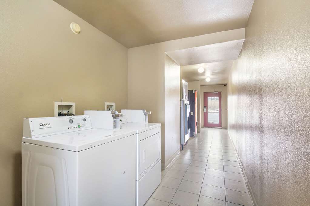 Econo Lodge Inn & Suites I 35 at Shawnee Mission - photo 48