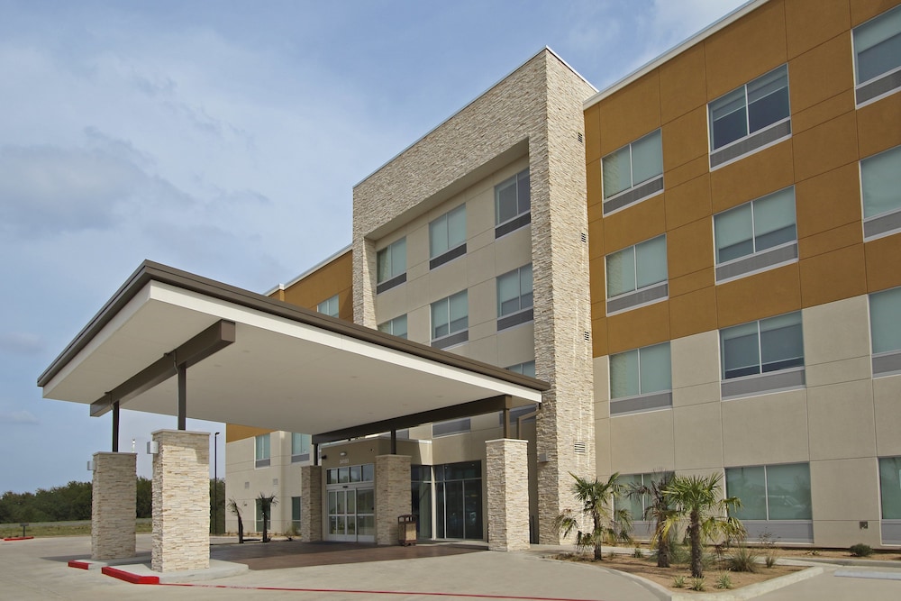 Holiday Inn Express & Suites Brookshire Katy Freeway by IHG - photo 26
